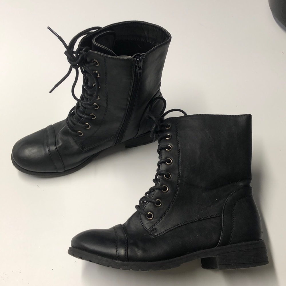 Black outlook boots